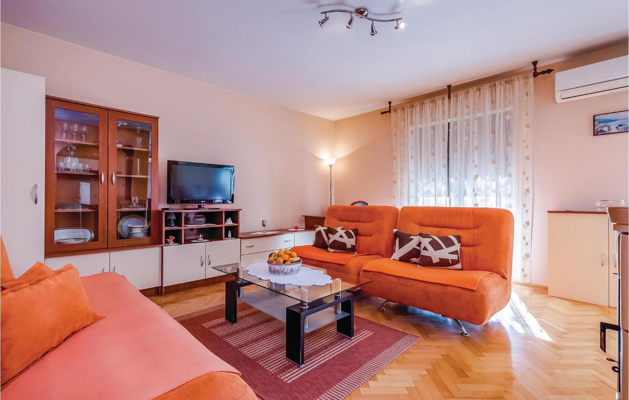 Beautiful Apartment In Novi Vinodolski Eksteriør billede